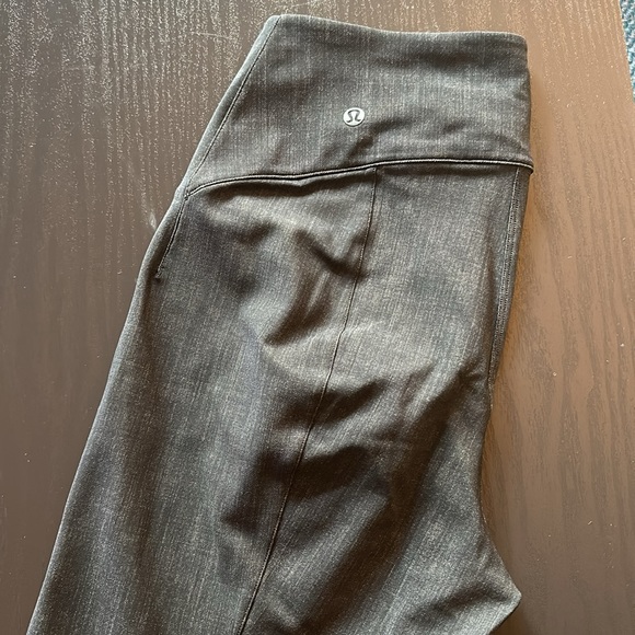 LuluLemon here to there 7/8 pant size 6 - Picture 4 of 5